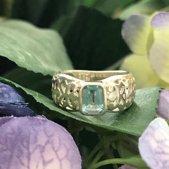 Vintage 925 Sterling Silver Blue Topaz Ring - Picture 1 of 8